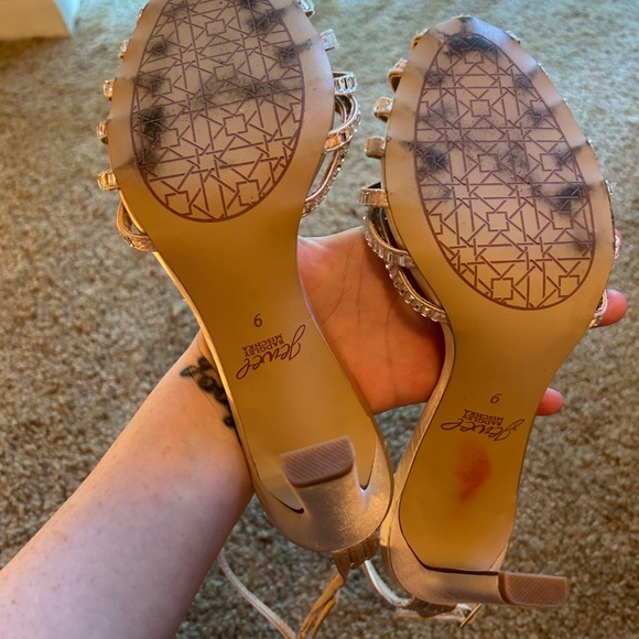 Badgley Mischka Jewel Collection Gold Heels With Rhinestone Closed Toe Size 9 - Picture 6 of 6